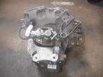 VERSNELLINGSBAK Opel Corsa E (01-2014/-) (24580479), Auto-onderdelen, Gebruikt, Opel