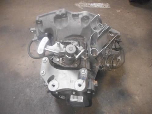 VERSNELLINGSBAK Opel Corsa E (01-2014/-) (24580479), Auto-onderdelen, Transmissie en Toebehoren, Opel, Gebruikt