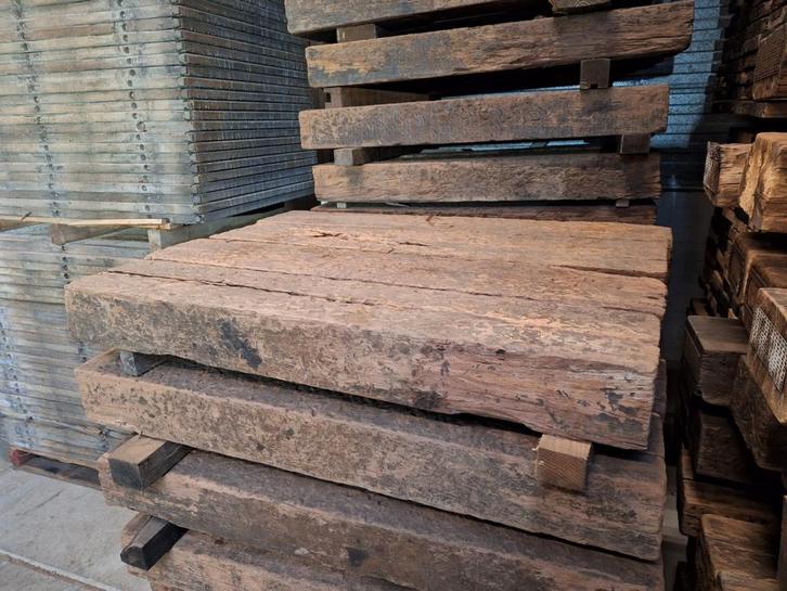 Oude hardhouten  blanke Spoorbielzen  Geborsteld  tv meubel, Tuin en Terras, Bielzen en Borduren, Hout, Ophalen