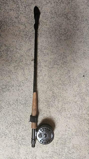 Canne Mouche + moulinet prêt à pêcher  beschikbaar voor biedingen