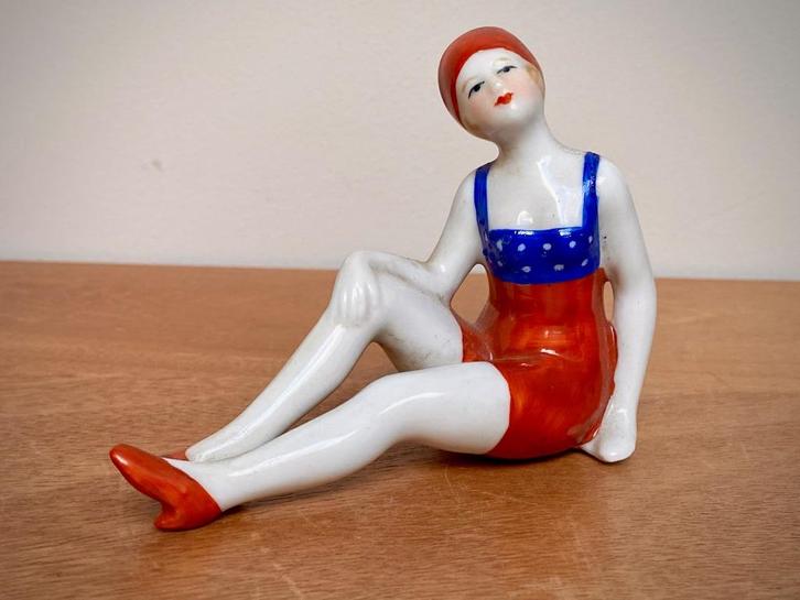 FIGURINE en PORCELAINE BAIGNEUSE ART DÉCO 1930 BORD DE MER, Antiquités & Art, Antiquités | Porcelaine, Enlèvement ou Envoi