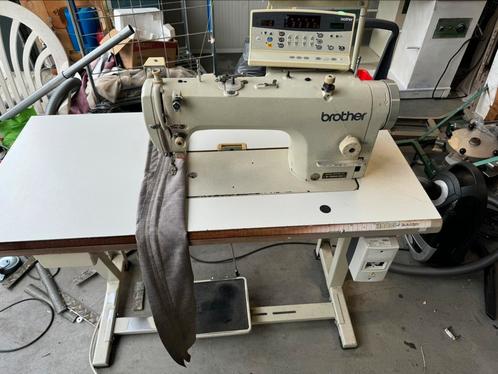 Industriële naaimachine brother automaat voor alle stoffen, Hobby en Vrije tijd, Naaimachines en Toebehoren, Gebruikt, Naaimachine