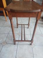 Petite table d’appoint en chêne, Ophalen