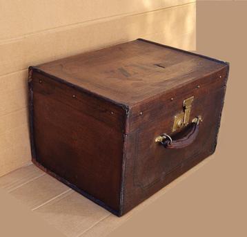   Sublieme Victorian hoedendoos, fluwelen binnenbekleding beschikbaar voor biedingen