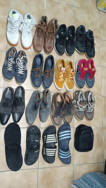 Schoenen en teenslippers maat 43-44 beschikbaar voor biedingen