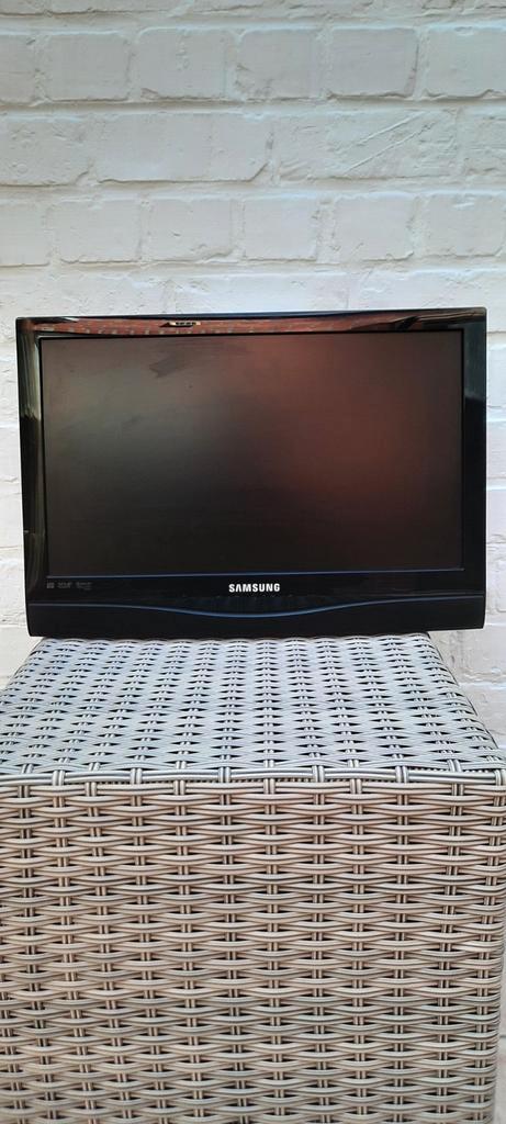 TV Samsung LCD 19inch, in perfecte staat, + alle kabels 55€, Audio, Tv en Foto, Televisies, Gebruikt, LCD, 40 tot 60 cm, Full HD (1080p)