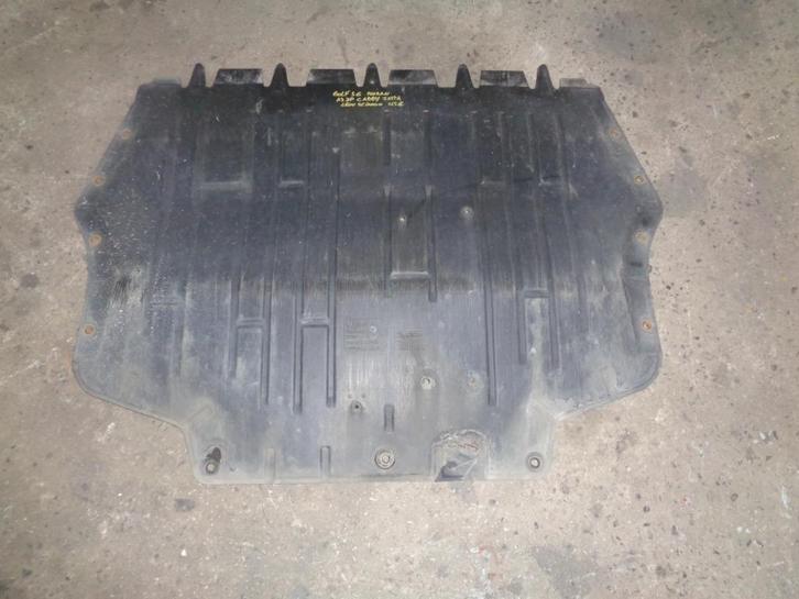 A vendre cache bas moteur VW Audi Seat, Auto-onderdelen, Motor en Toebehoren, Audi, Seat, Volkswagen, Gebruikt, Ophalen
