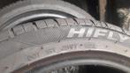 2 zomerse banden maat 215 45 17 hifly merk, Enlèvement ou Envoi, Comme neuf