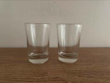 Set 2 shotglazen beschikbaar voor biedingen