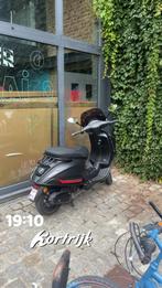 Vespa sprint S, Fietsen en Brommers, Ophalen, Zo goed als nieuw, Benzine, Klasse A (25 km/u)