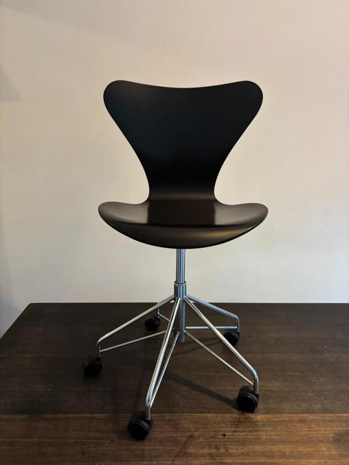 Designstoelen Arne Jacobsen – Fritz Hansen model 3117, Huis en Inrichting, Stoelen, Zo goed als nieuw, Vier, Zwart, Ophalen