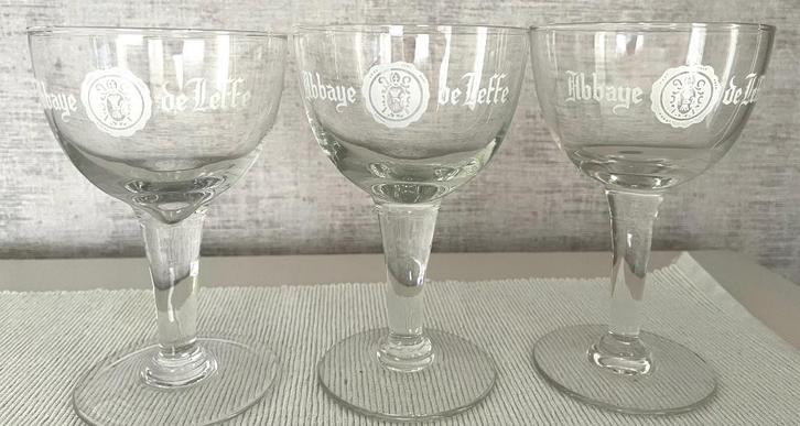 Bierglazen Abbaye de Leffe - 3 oude glazen; perfect in orde., Verzamelen, Glas en Drinkglazen, Zo goed als nieuw, Bierglas, Ophalen
