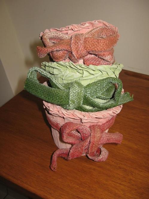 3 caches-pot en tissu avec ruban style Laura Ashley, Jardin & Terrasse, Pots de fleurs, Neuf, Autres matériaux, Intérieur, Moins de 40 cm