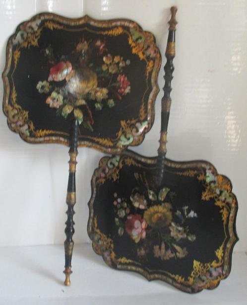 twee Napoleon3 waaiers handgeschilderd + parelmoer 19eeuws, Antiek en Kunst, Curiosa en Brocante, Verzenden