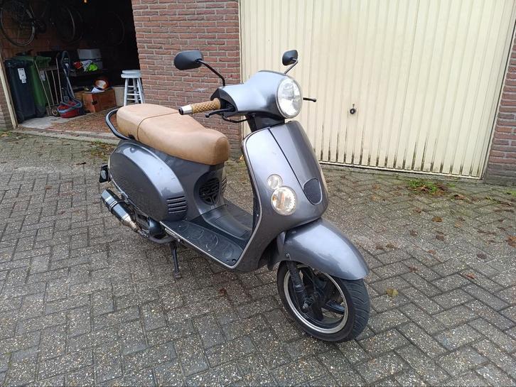 Neco agira 125cc, Motoren, Motoren | Overige merken, Particulier, Scooter, 11 kW of minder, 1 cilinder, Sportuitlaat, Ophalen