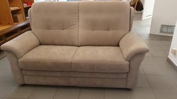 2 zitsbank en 1 zitsbank merk Hukla beschikbaar voor biedingen