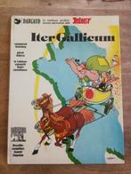Strip Asterix Iter Gallicum Latijn hardcover, Boeken, Stripverhalen, Ophalen of Verzenden, Zo goed als nieuw