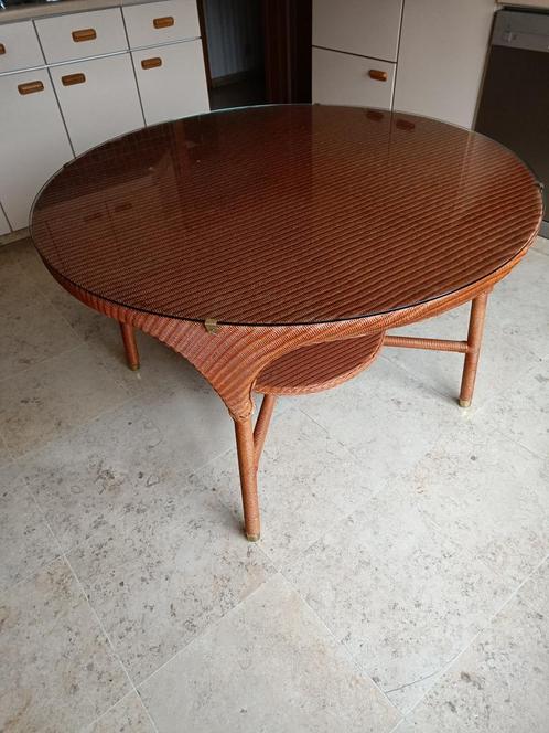 huis en inrichting, Huis en Inrichting, Tafels | Eettafels, Gebruikt, Rond, Overige materialen, Ophalen