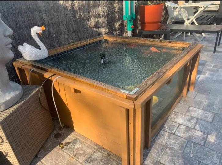 bovengrondse vijver met vissen ( 1,35m x 0,55m ), Tuin en Terras, Vijvers, Zo goed als nieuw, Ophalen