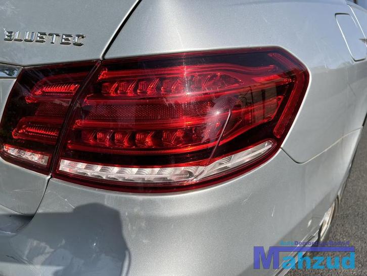 Mercedes W212 E KLASSE rechts buiten achterlicht 2013-2016, Autos : Pièces & Accessoires, Éclairage, Mercedes-Benz, Utilisé