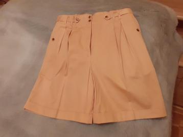 Short  - taille 44 beschikbaar voor biedingen