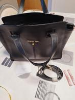 Zwarte handtas van Patrizia Pepe, Handtassen en Accessoires, Tassen | Damestassen, Ophalen of Verzenden, Gebruikt, Zwart, Handtas