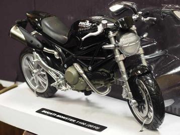 Ducati Monster 1100 black 2010 1:12 44023, Enlèvement ou Envoi, Neuf, 1:9 à 1:12, Moteur