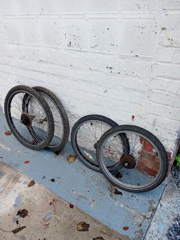 Fietswielen (3€ st) Nexus 5 -(10€) beschikbaar voor biedingen