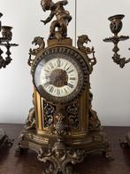 Antieke zeer oude BRONZEN KLOK MET KANDELAARS, Antiek en Kunst, Ophalen