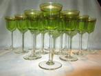 12 elegante kristallen wijn/roemer glazen met groene rand!, Antiek en Kunst, Antiek | Glaswerk en Kristal, Ophalen