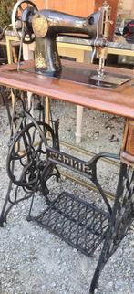 Oude naaimachine, Antiek en Kunst, Antiek | Naaimachines, Ophalen