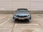 Kia Ceed 2024 Benzine – Zo goed als nieuw | Lage km-stand, Auto's, Kia, Stof, Bedrijf, 5 deurs, Zilver of Grijs