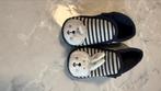 Pantoufles enfant taille 23, Kinderen en Baby's, Kinderkleding | Schoenen en Sokken, Ophalen, Jongen of Meisje, Overige typen