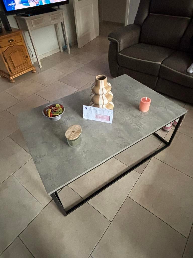 Belle table de salon, Enlèvement ou Envoi, Comme neuf