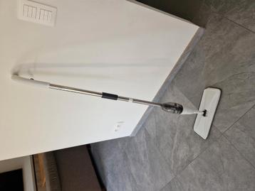 Mop met waterreservoir  beschikbaar voor biedingen