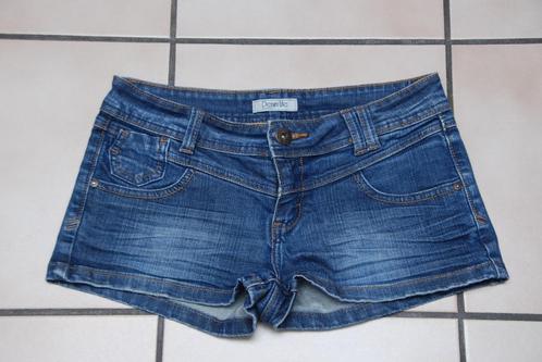 Mini "pimkie" short in vervaagde spijkerbroek T36 als NIEUW!, Kleding | Dames, Spijkerbroeken en Jeans, Zo goed als nieuw, W28 - W29 (confectie 36)