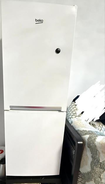 BEKO COMBI koelkast en vrieskast, Elektronische apparatuur, Ophalen of Verzenden, Zo goed als nieuw