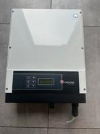 Omvormer Goodwe + muurbevestiging, Doe-het-zelf en Bouw, Zonnepanelen en Toebehoren, Ophalen, Zo goed als nieuw