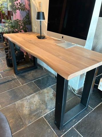 Kantoor tafel eikenhout  beschikbaar voor biedingen