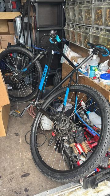 Mtb cube beschikbaar voor biedingen