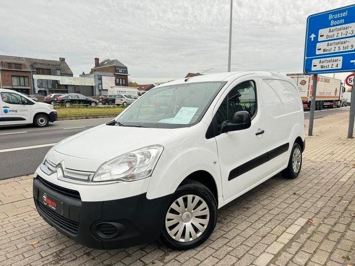 Citroen Berlingo 3zitpl 2015 1.6i 061000KM Airco Trekhaak, Auto's, Bestelwagens en Lichte vracht, Bedrijf, Te koop, Airbags, Airconditioning