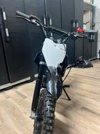50cc kinder crossmotor met gratis helm, Zo goed als nieuw, 50 cc, Dirtbike, Ophalen