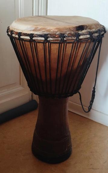 Djembé H75cm diamètre 40cm beschikbaar voor biedingen