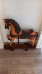 antiek houten paard, Ophalen