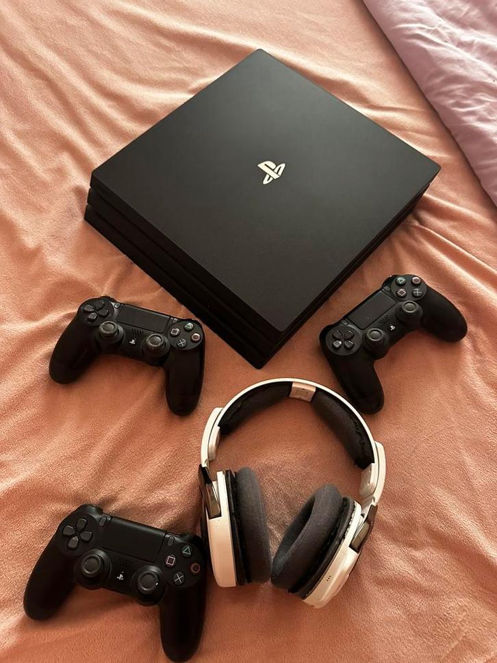 PlayStation 4 Pro, Games en Spelcomputers, Spelcomputers | Sony PlayStation 4, Zo goed als nieuw, Pro, Ophalen