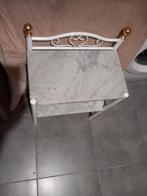 Zeer mooi bij tafel bij de badkamer, Huis en Inrichting, Ophalen, Zo goed als nieuw