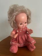 Vintage Famosa Pop met gebreide kleding, Verzamelen, Poppen, Ophalen of Verzenden, Gebruikt, Pop