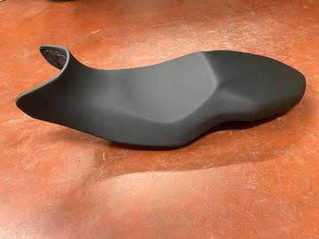 Zadels voor BMW F 900 R en XR, standaard comfort en hoog beschikbaar voor biedingen