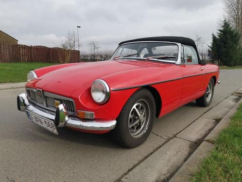 MG B - 4 vitesses + overdrive - hardtop, Autos, MG, Particulier, B, Essence, Cabriolet, 2 portes, Boîte manuelle, Rouge, Noir