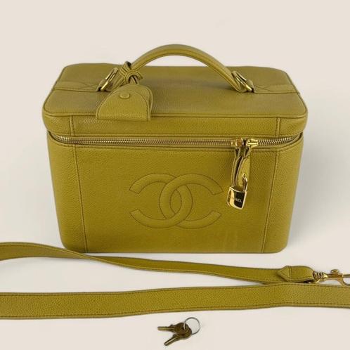 Chanel vanity schoudertas caviar authentiek, Handtassen en Accessoires, Tassen | Schoudertassen, Gebruikt, Overige merken, Geel